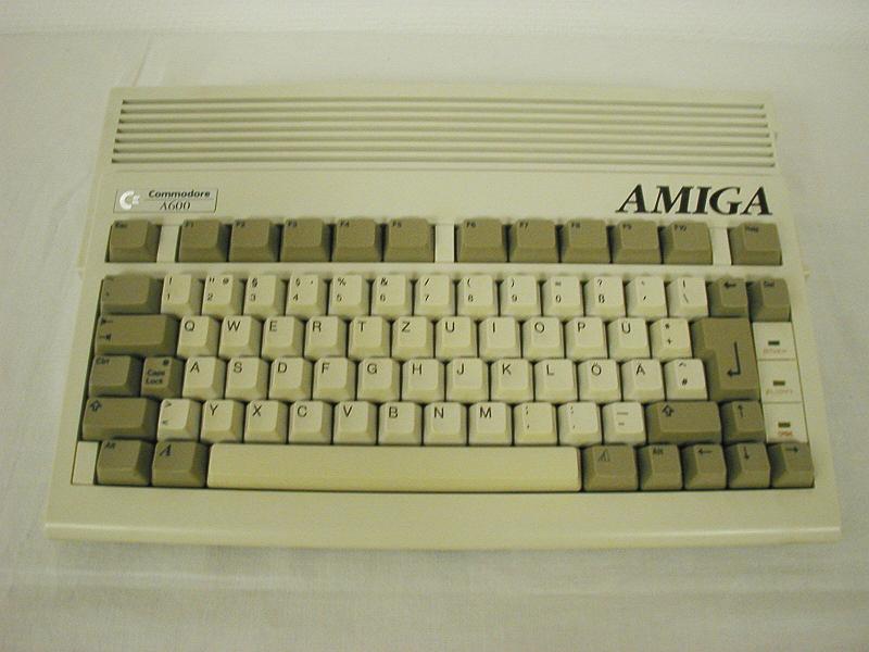 Amiga 600 (1).jpg